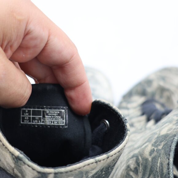 Dr Martens Hackney Boots Women's 11 Gray Skull & Roses Canvas Goth Retro Punk - Picture 3 of 10